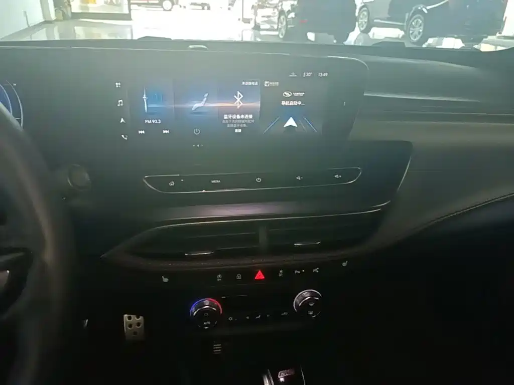 Buick Verano — миниатюра 13