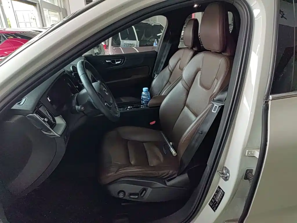 Volvo XC60 — миниатюра 15