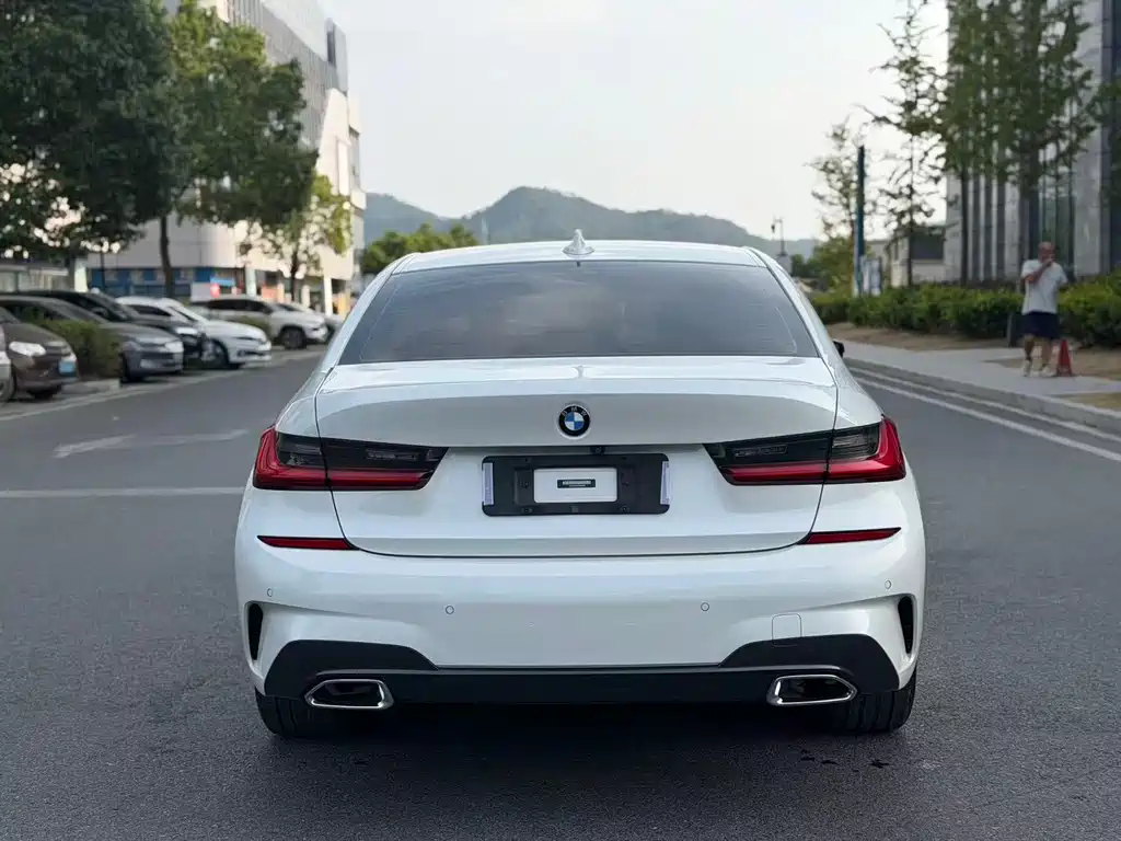 BMW 3 Series — миниатюра 14