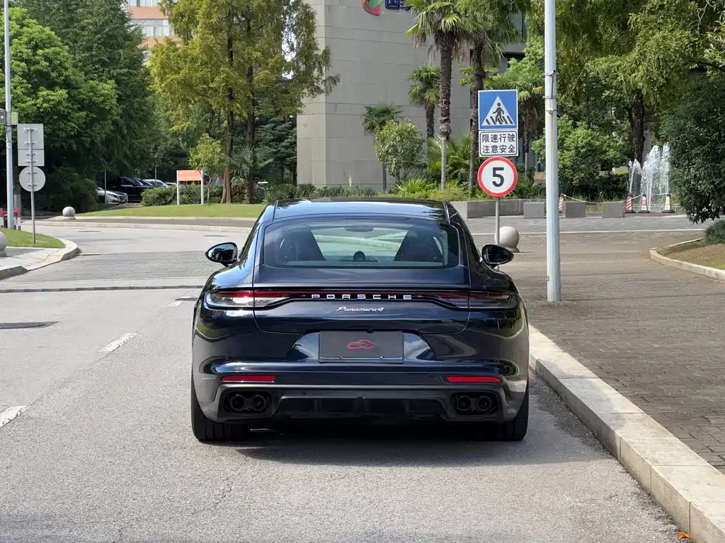 Porsche Panamera — миниатюра 4