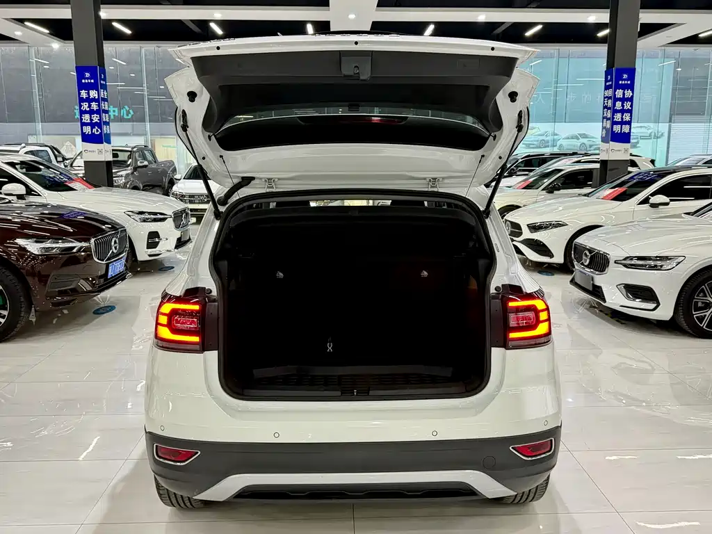 VOLKSWAGEN EXPLORING THE SHADOW