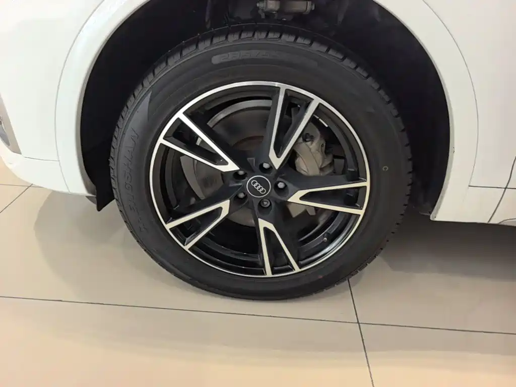 Audi Q5L — миниатюра 23