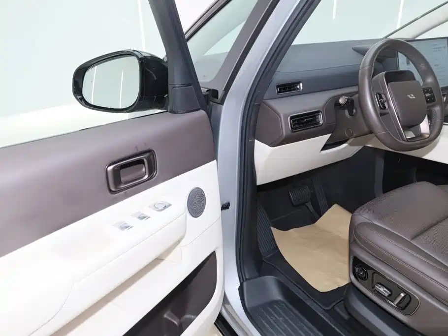 Li Auto Li MEGA — миниатюра 19