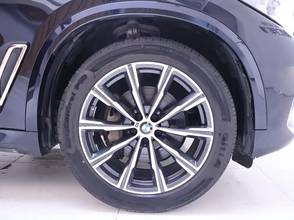 BMW X5 (Import) — миниатюра 6