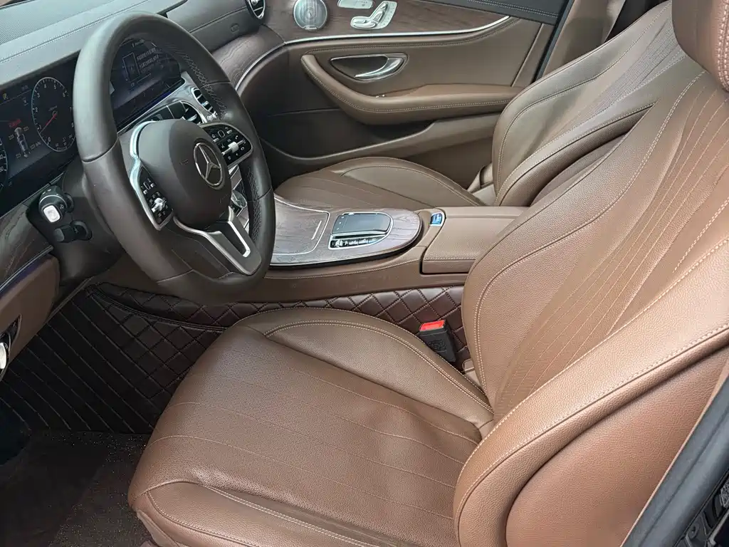 Mercedes-Benz E-Class — миниатюра 5