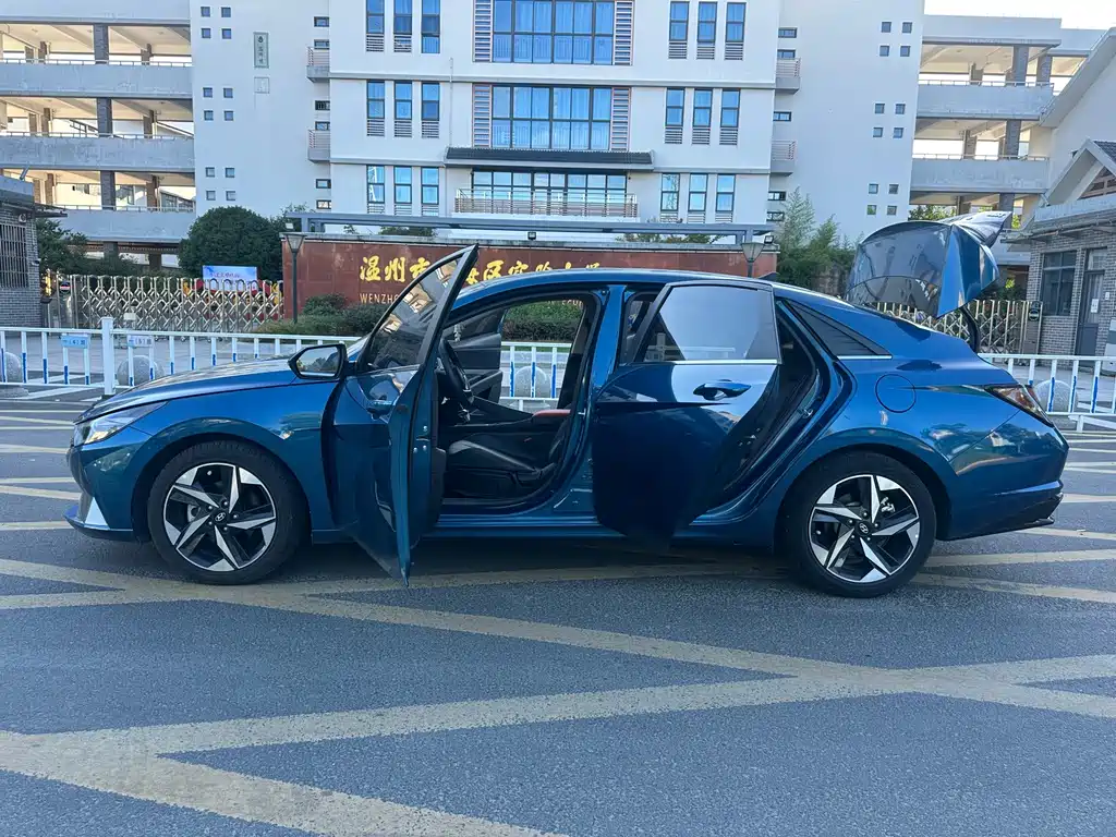 Hyundai Elantra — миниатюра 14