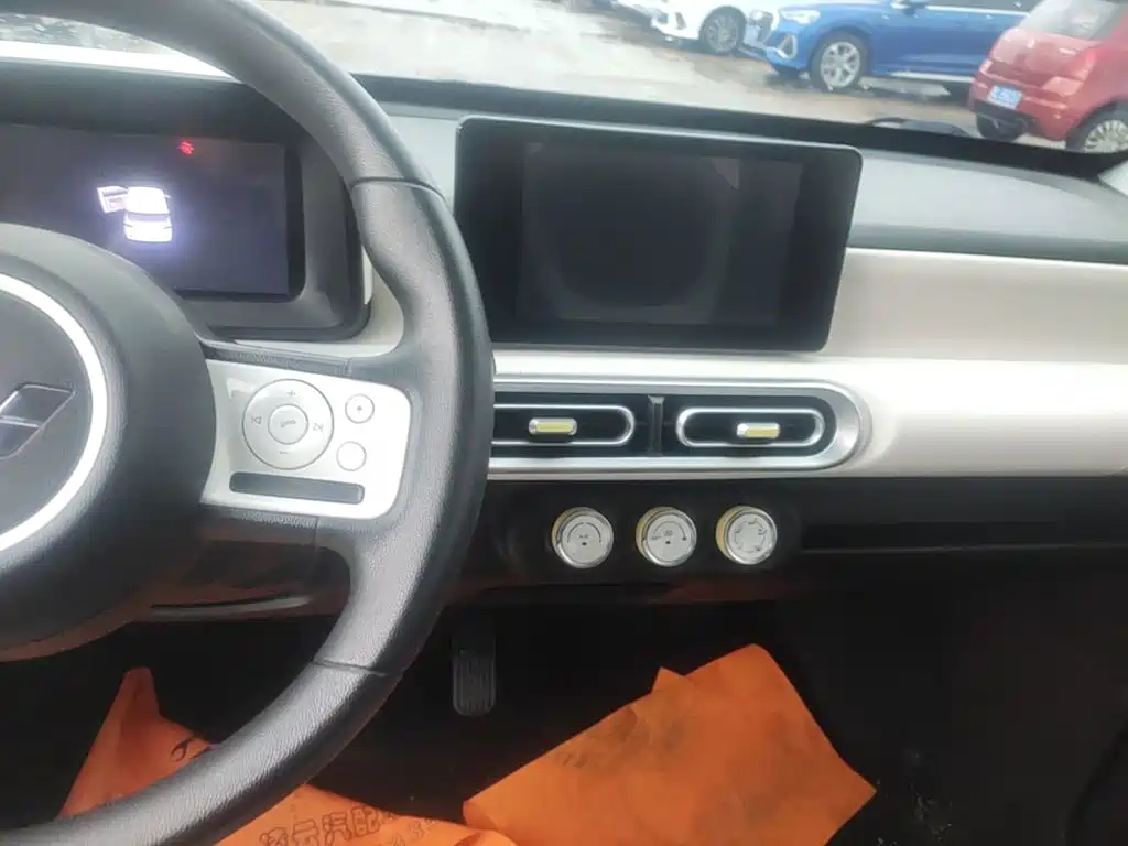 Wuling MINIEV — миниатюра 13