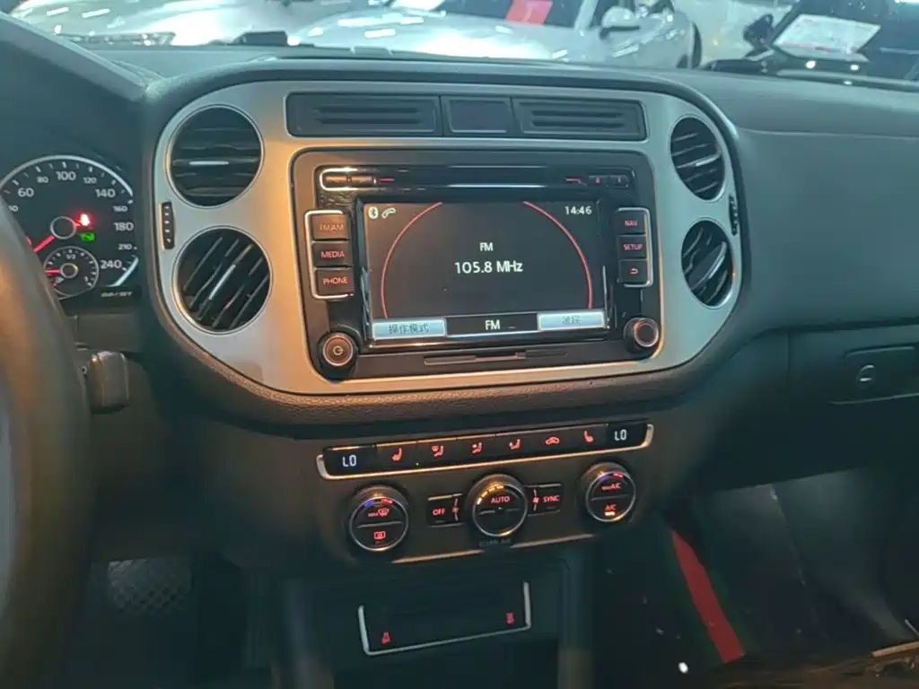 Volkswagen Tiguan — миниатюра 13