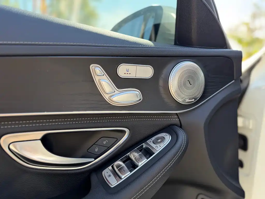 Mercedes-Benz C-Class — миниатюра 7