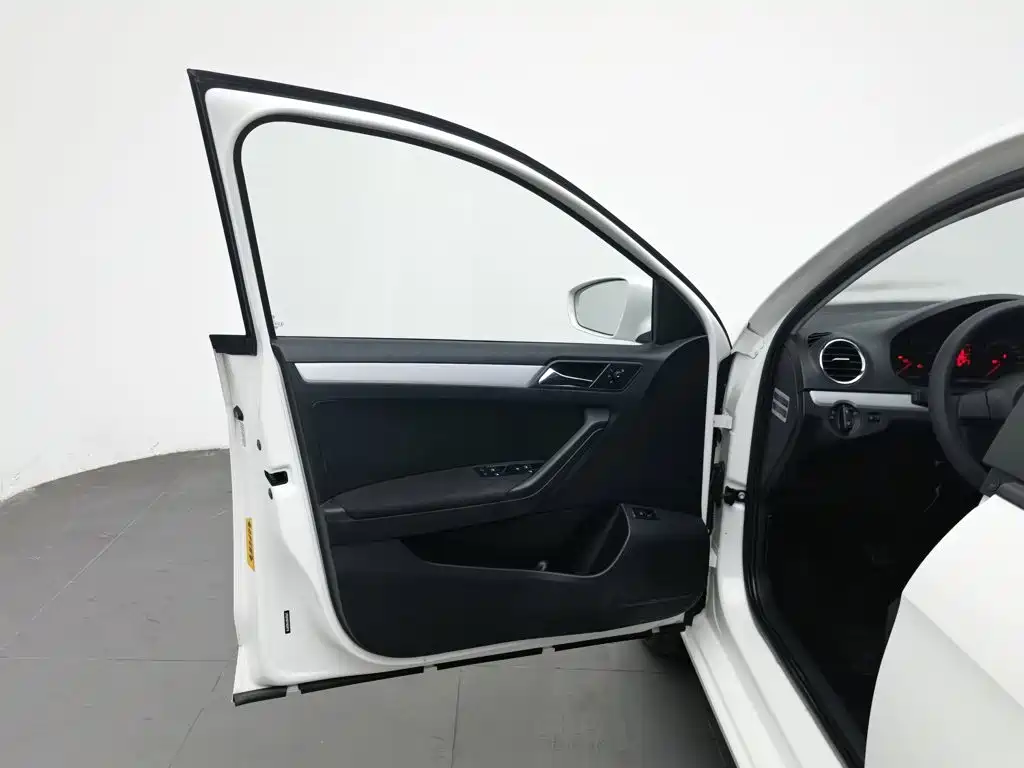Volkswagen Jetta — миниатюра 8