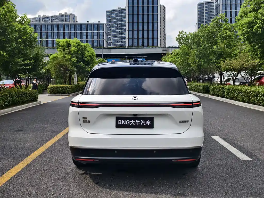 NIO ES8 — миниатюра 5