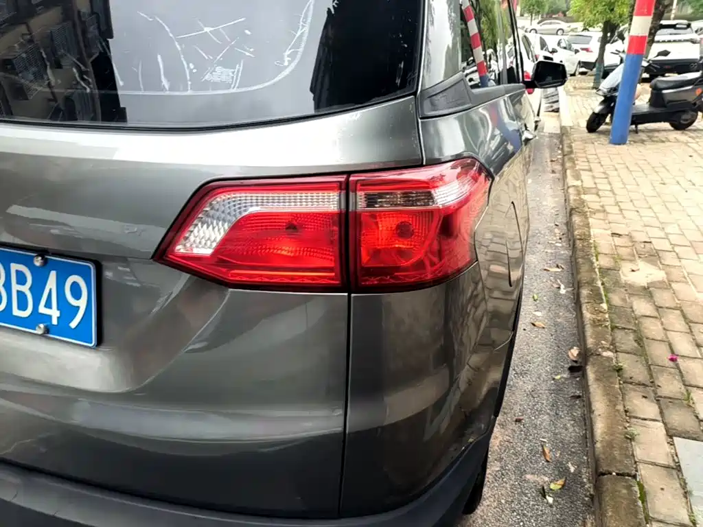 Wuling Hongguang S3 — миниатюра 8