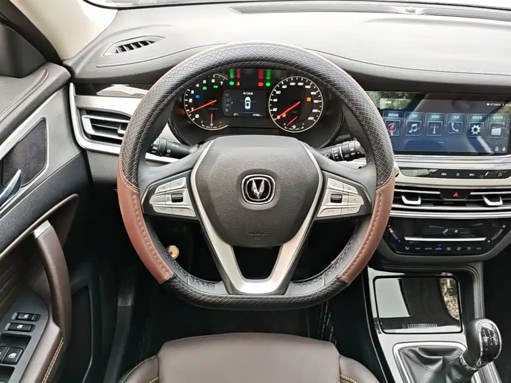 Changan CS35PLUS — миниатюра 11