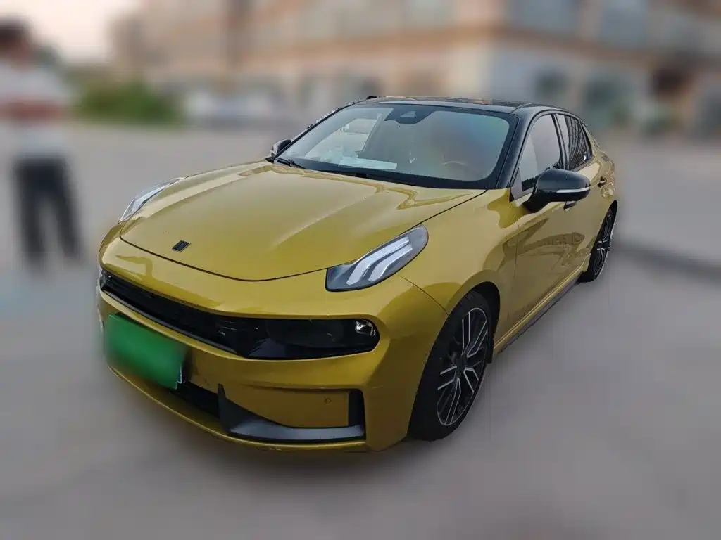 Lynk & Co 03