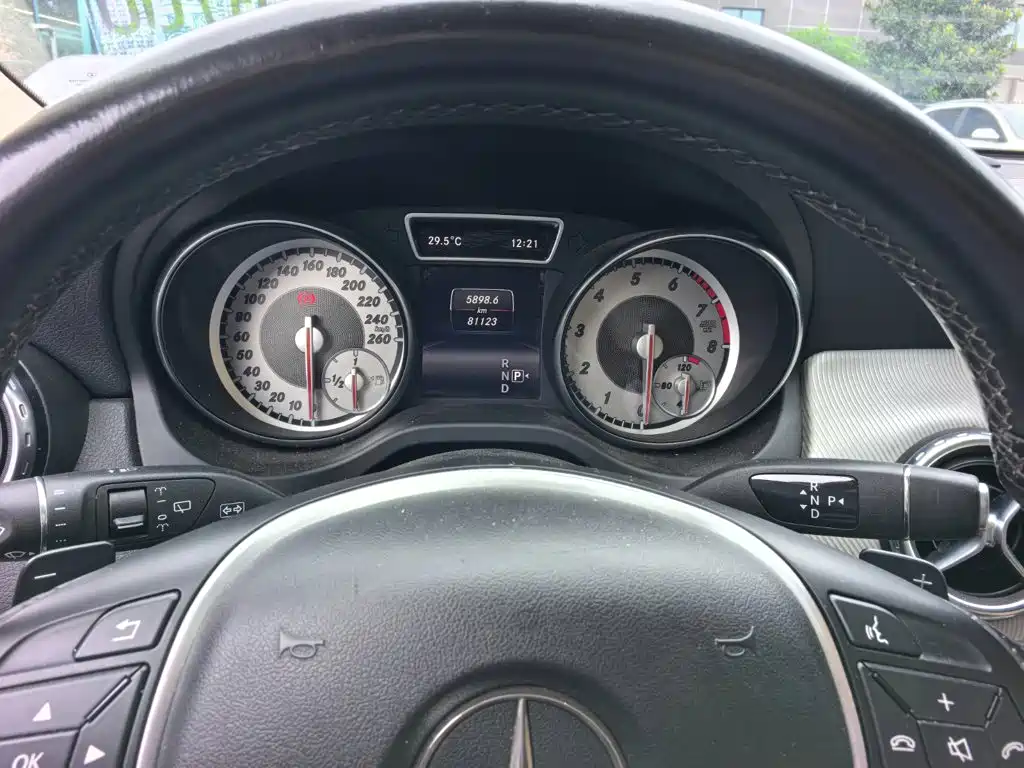 Mercedes-Benz GLA — миниатюра 11