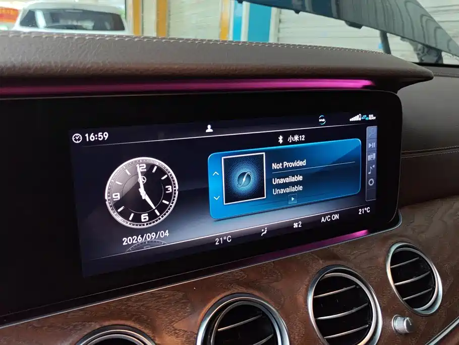 Mercedes-Benz E-Class — миниатюра 13