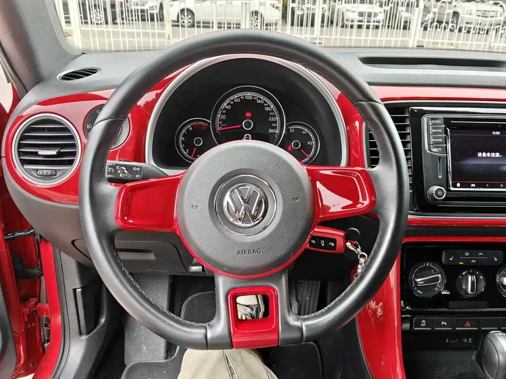 Volkswagen Beetle 180TSI Fashion Joy Edition, фото 6