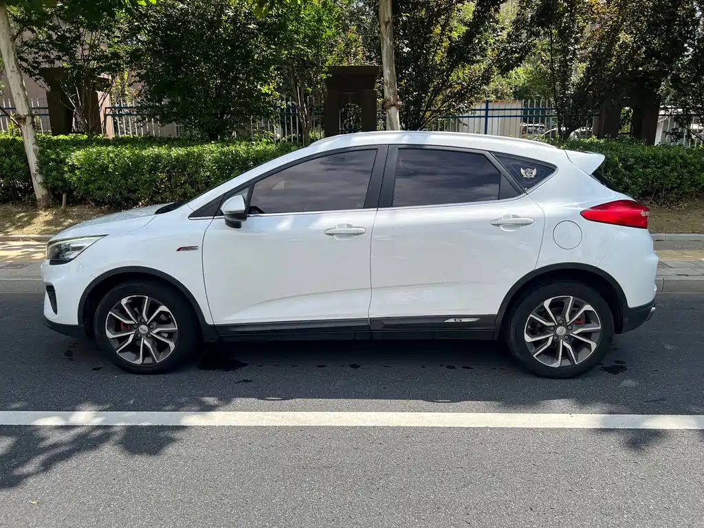 Geely Emgrand GS — миниатюра 10