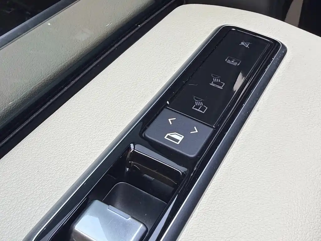 Land Rover Range Rover — миниатюра 11