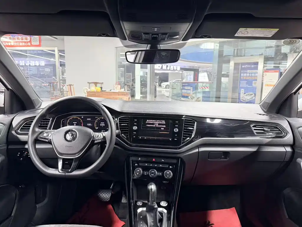 Volkswagen T-Roc — миниатюра 8
