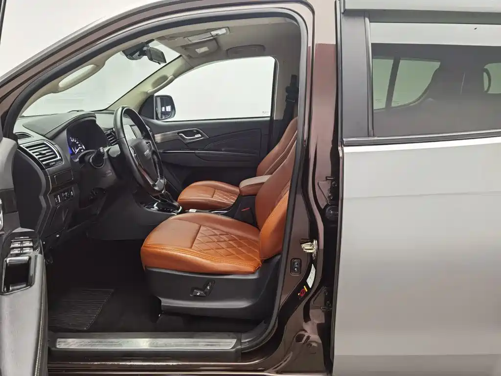 Isuzu MU-X — миниатюра 10