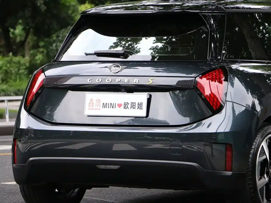 MINI MINI COOPER EV — миниатюра 11