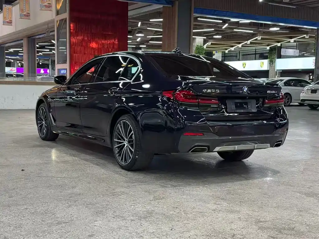 BMW 5 Series — миниатюра 9