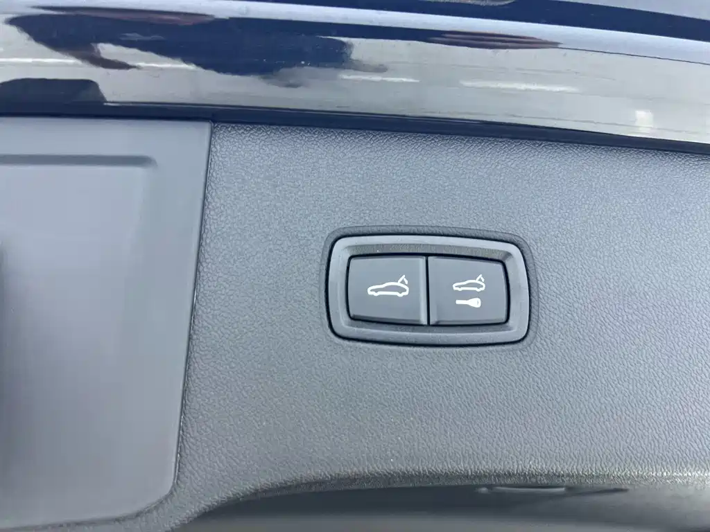 Porsche Cayenne Hybrid — миниатюра 24
