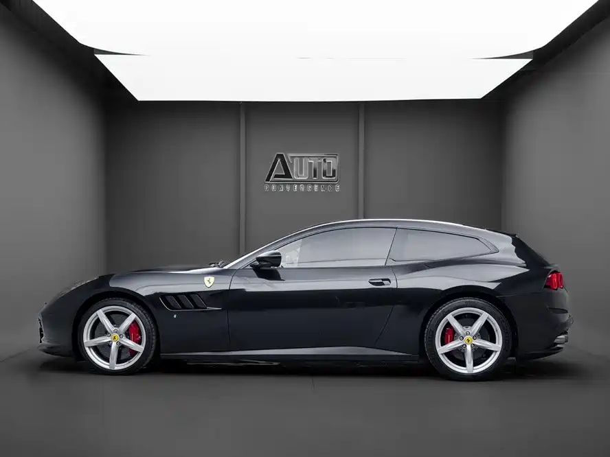 Ferrari GTC4Lusso 2017 3.9T V8