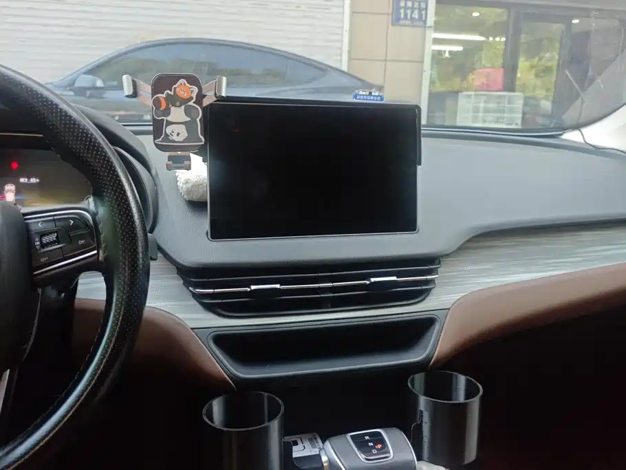 Hongqi Hongqi E-QM5 — миниатюра 13