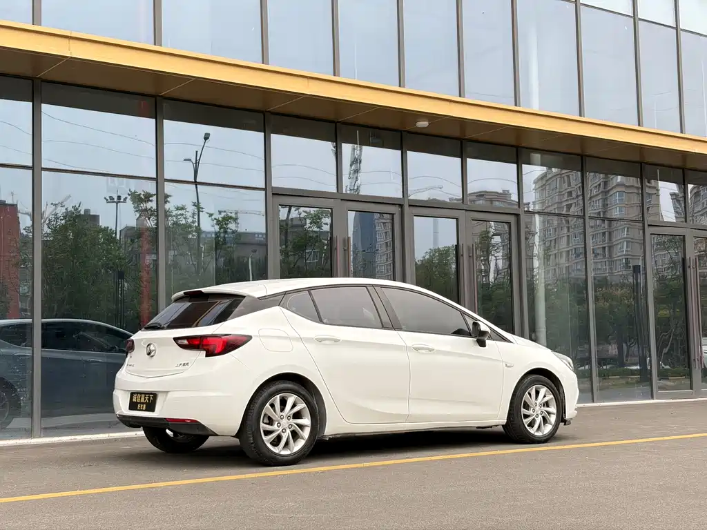 Buick Verano — миниатюра 13