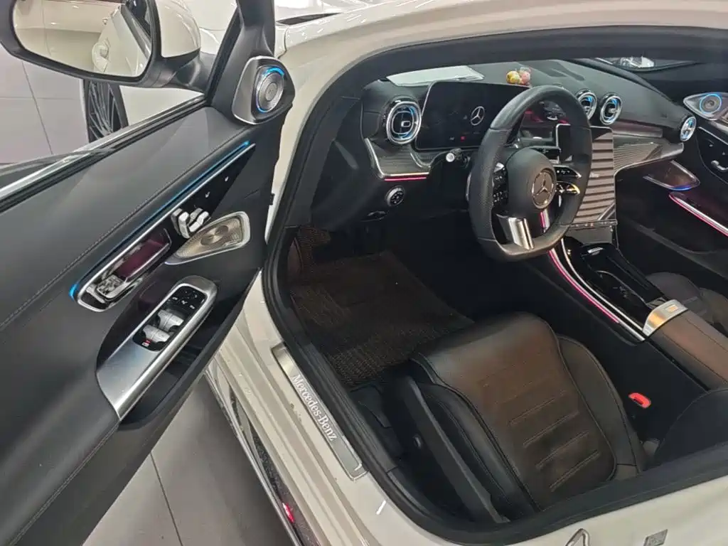 Mercedes-Benz C-Class — миниатюра 16