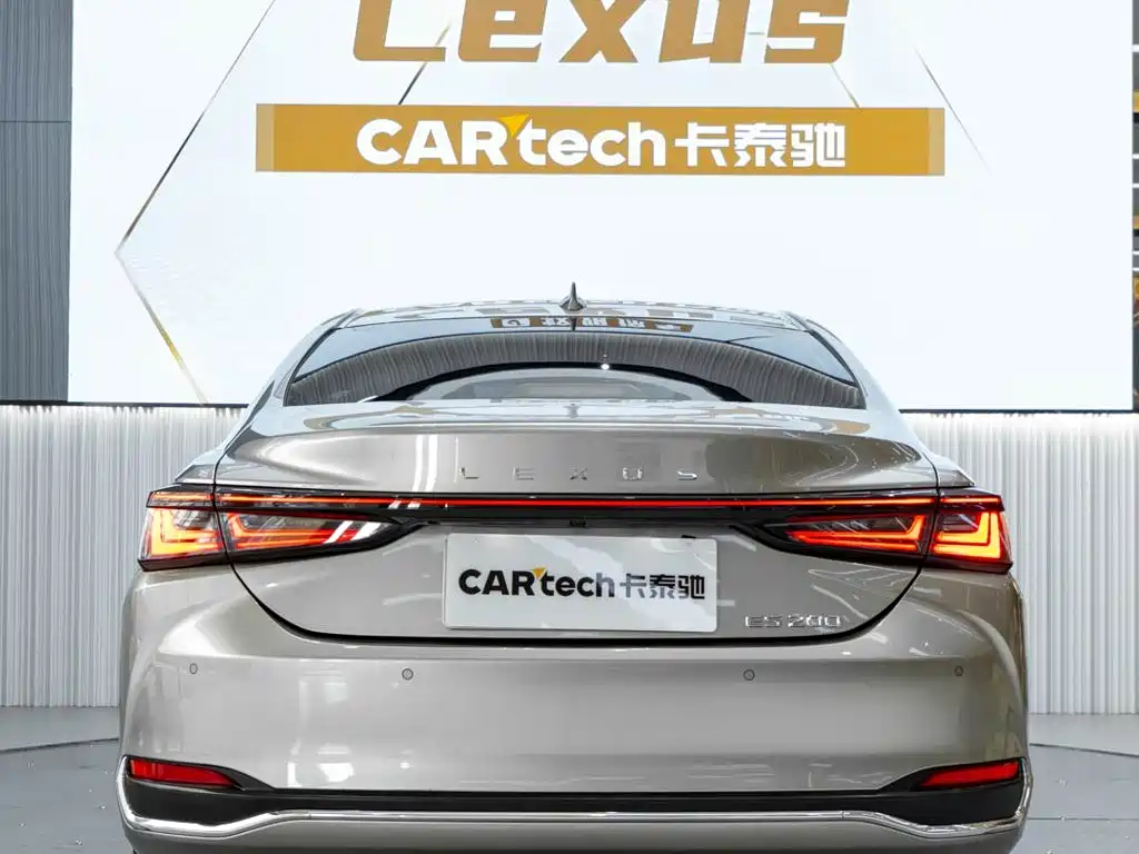 Lexus ES — миниатюра 5