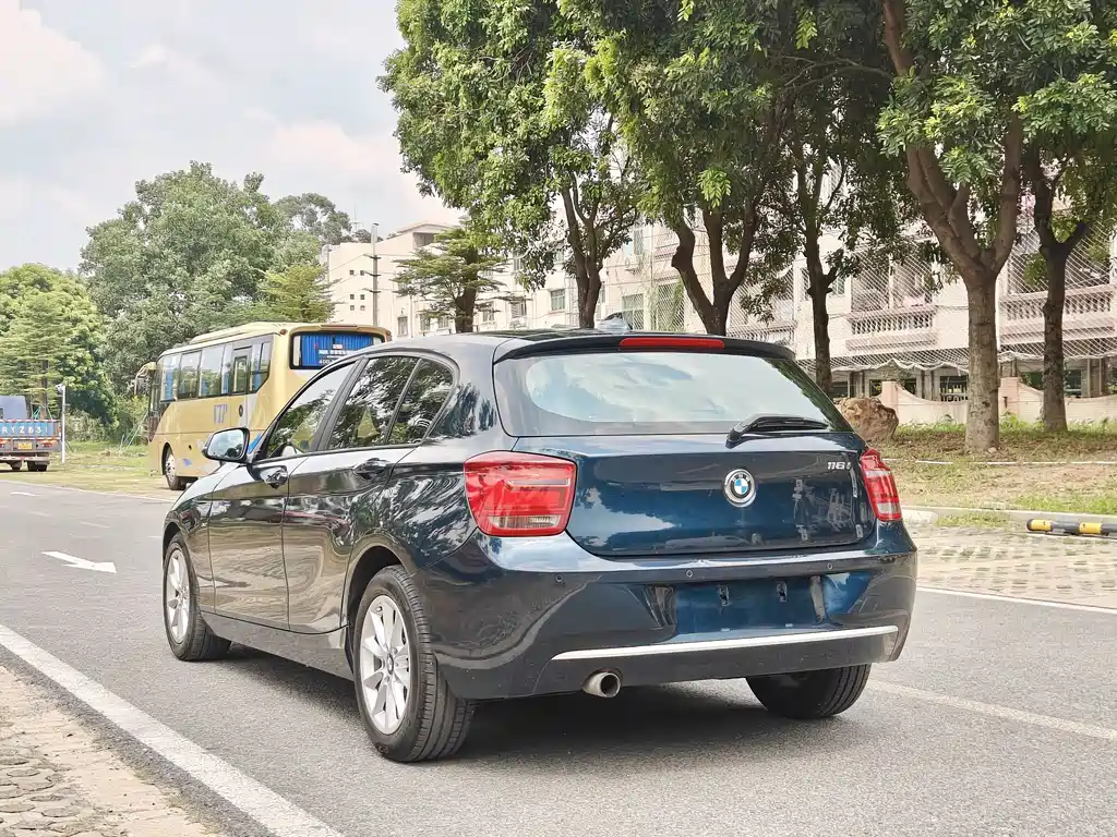 BMW 1 Series (Import) — миниатюра 7