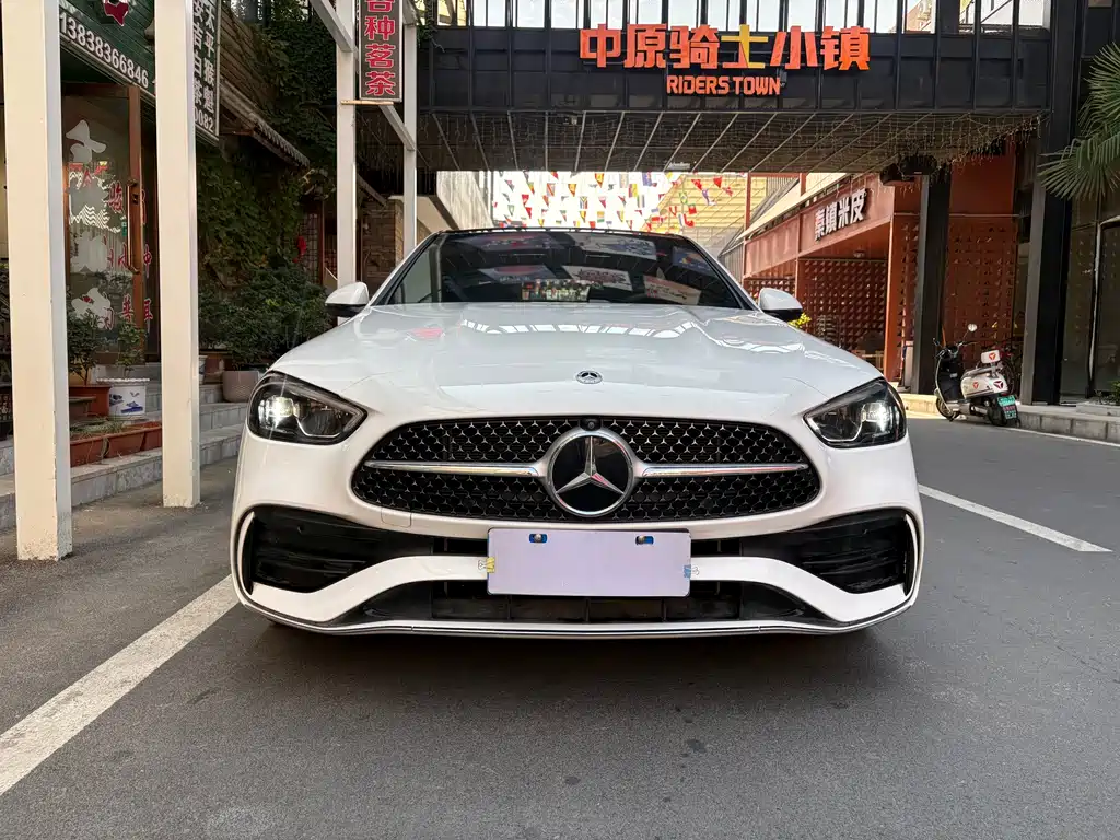 Mercedes-Benz C-Class — миниатюра 2
