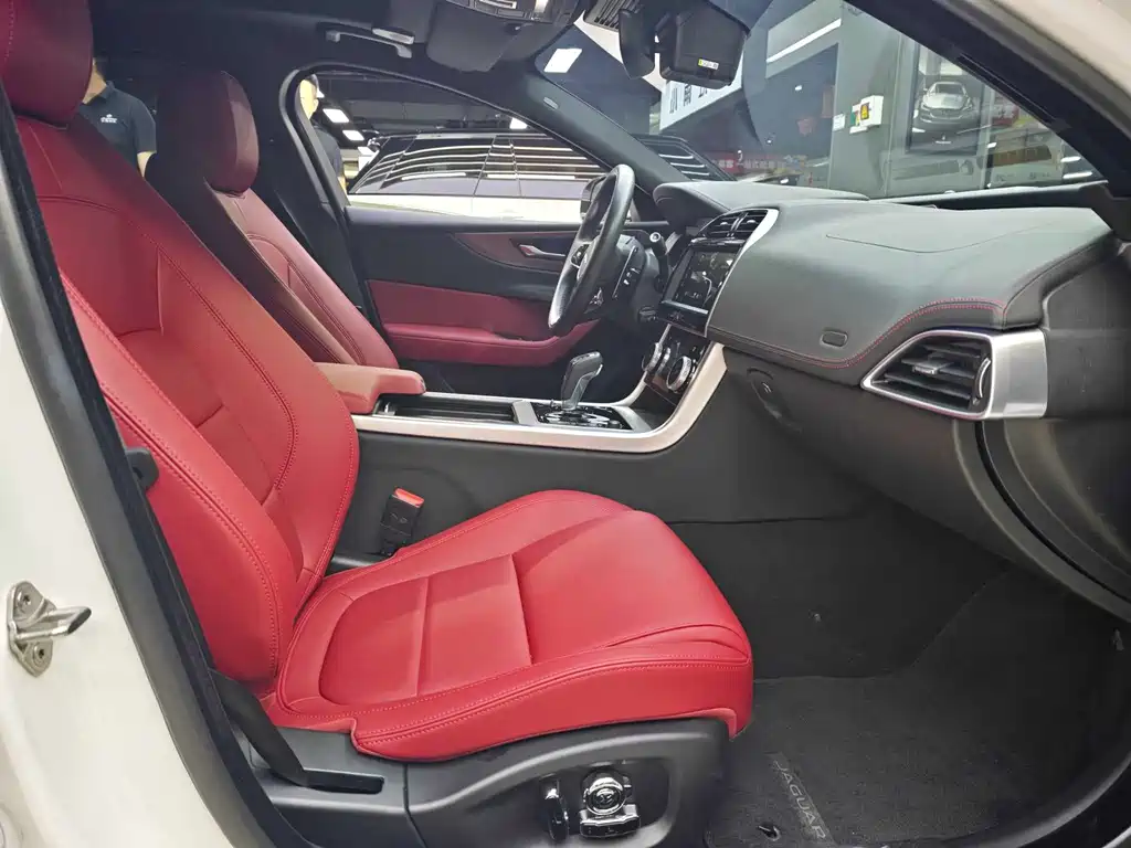 Jaguar XEL — миниатюра 17