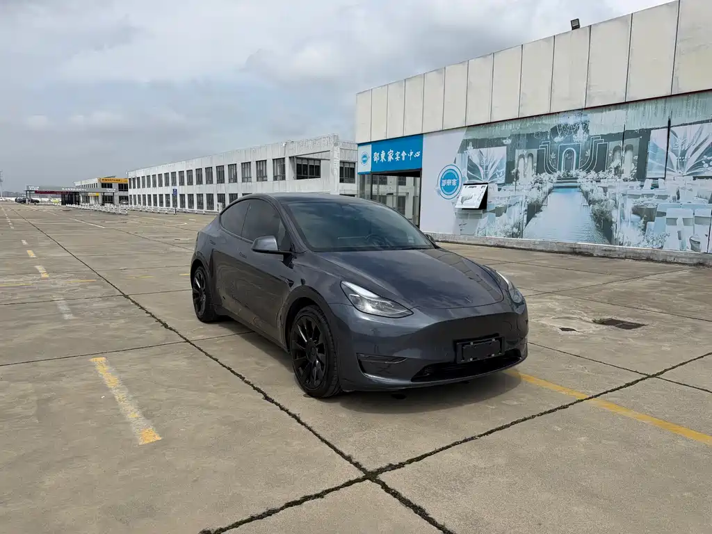 Tesla Model Y 2022