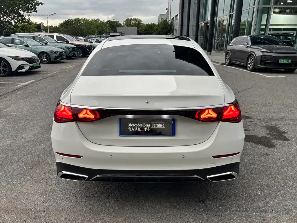 Mercedes-Benz E-Class — миниатюра 16