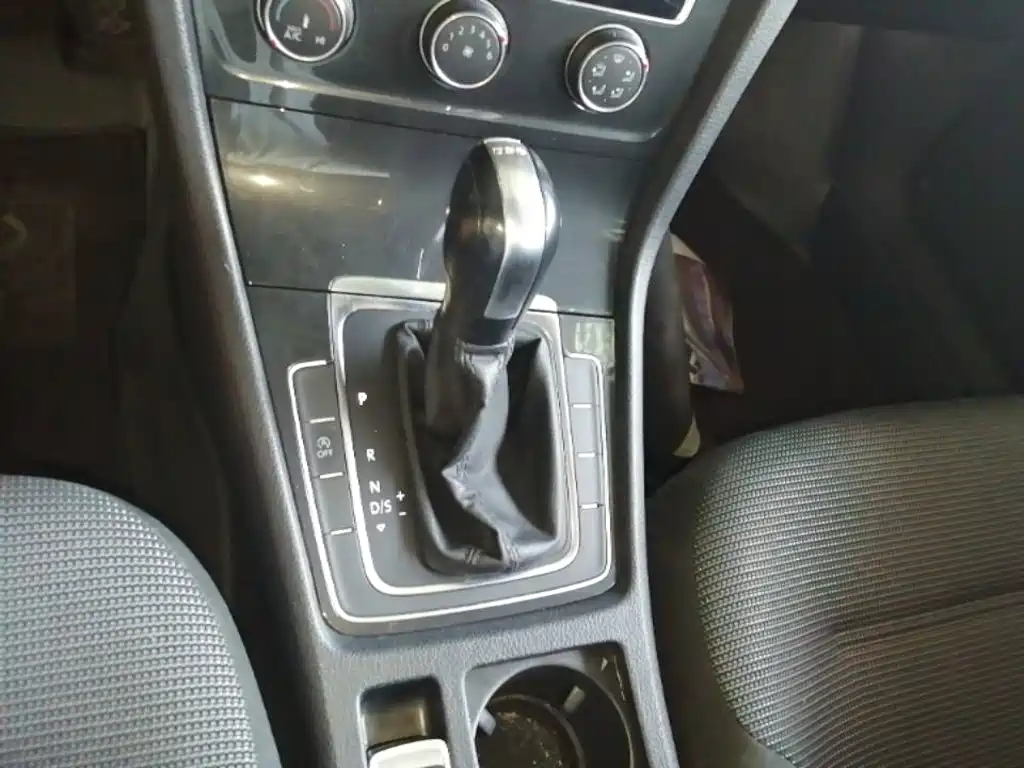 Volkswagen Golf — миниатюра 14