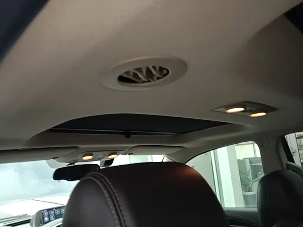 Buick Enclave — миниатюра 18