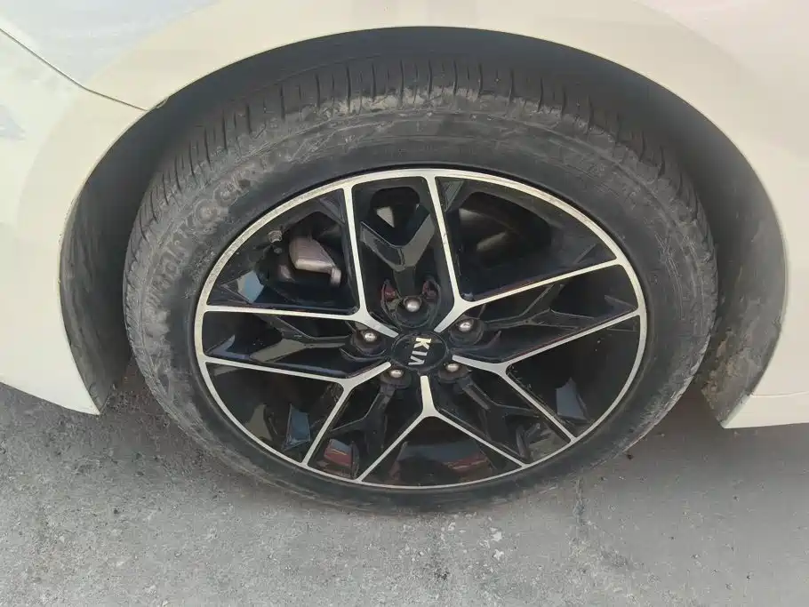 Kia K5 — миниатюра 6