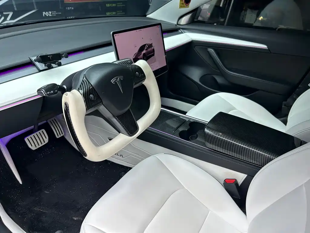 Tesla Model 3 — миниатюра 4