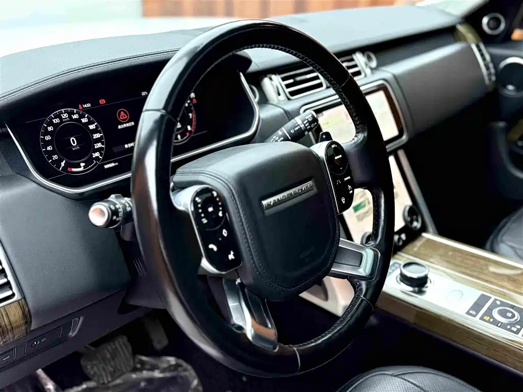 Land Rover Range Rover — миниатюра 10