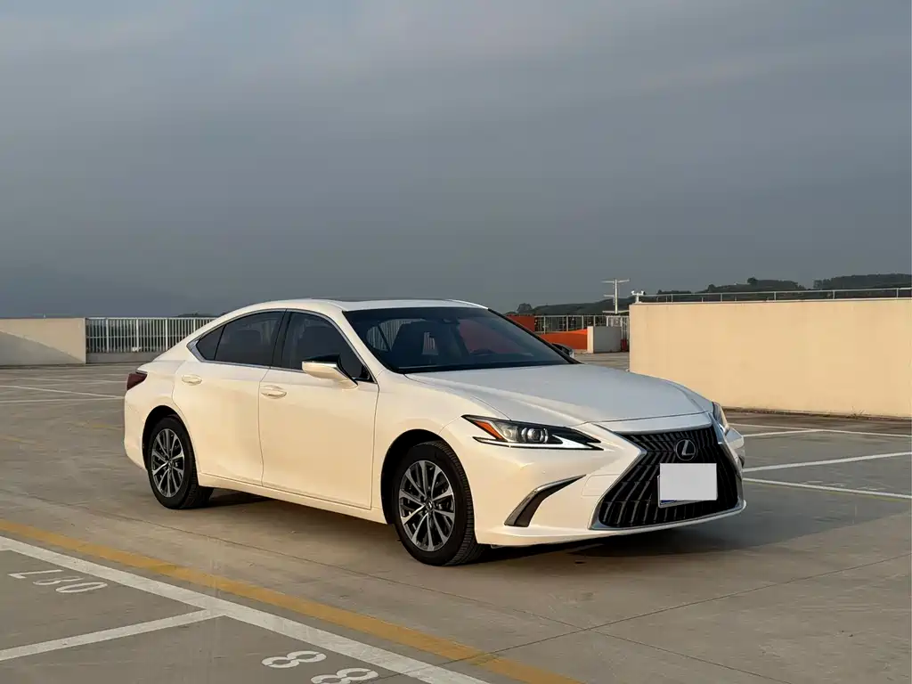 Lexus ES — миниатюра 3