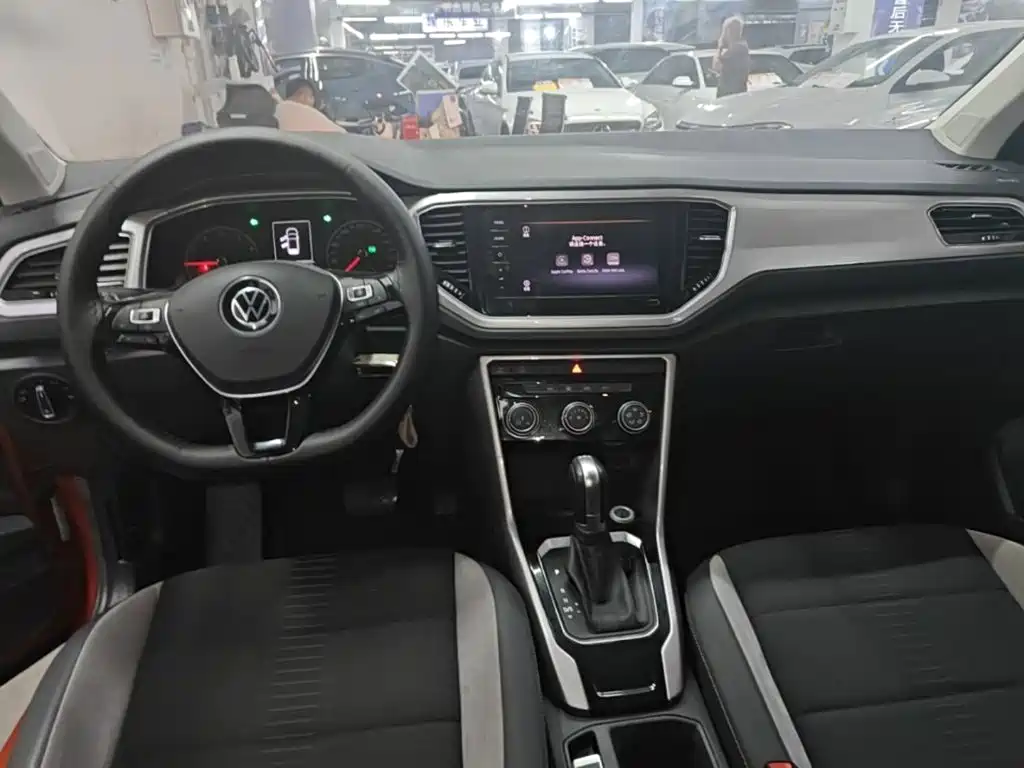 Volkswagen T-Roc — миниатюра 10