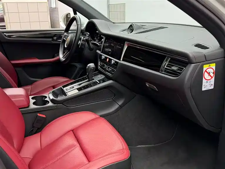 Porsche Macan — миниатюра 12