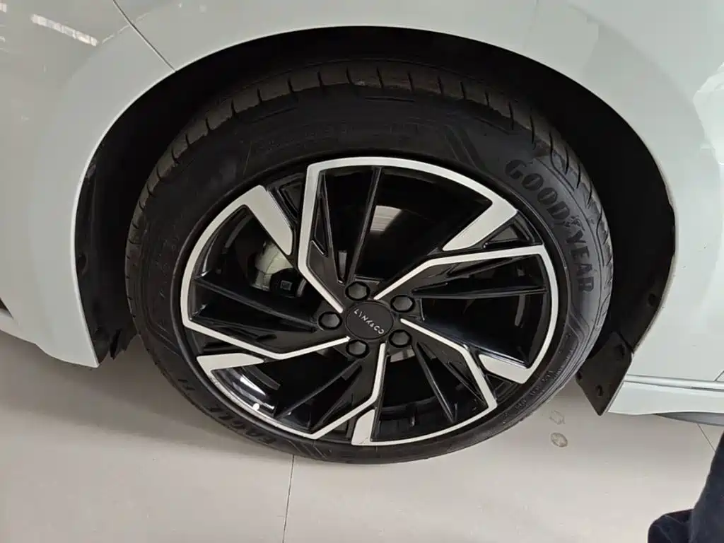 Lynk & Co 03 — миниатюра 23