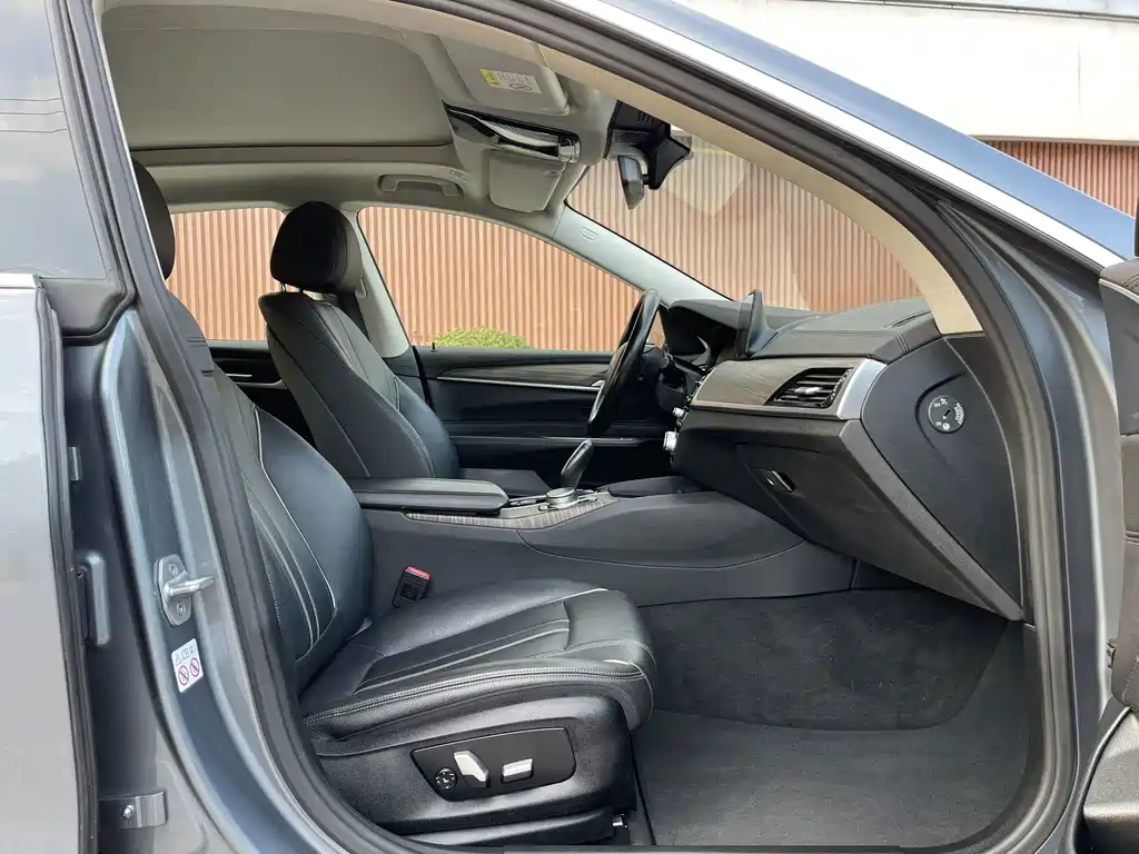 BMW 6 Series GT — миниатюра 8