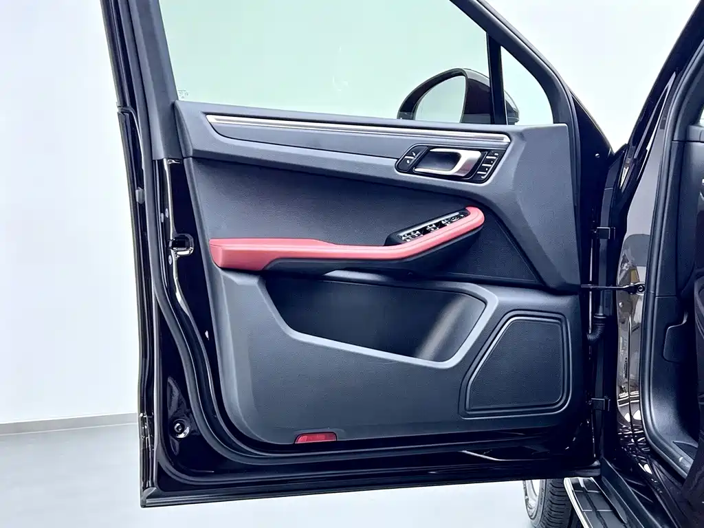 Porsche Macan — миниатюра 9