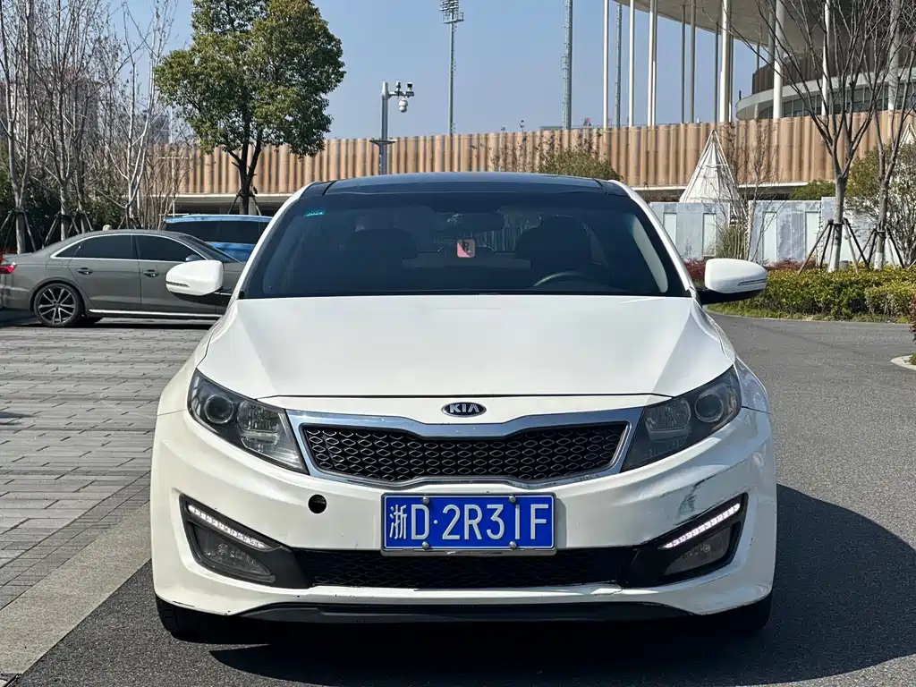 Kia K5 2.0L Auto DLX Special Edition, фото 2